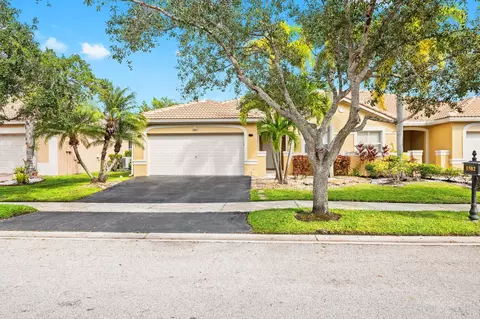 1582 Zenith Way #1582, Weston, FL 33327