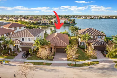 8661 Lakeside Bnd, Parkland, FL 33076