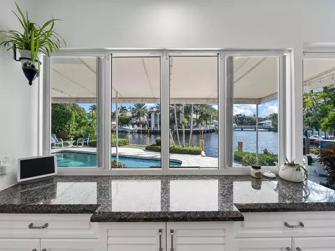 2316 NE 28th Ct, Lighthouse Point, FL 33064