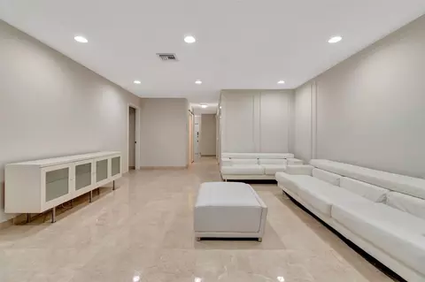 9268 Sabal Ridge Cir #C, Boca Raton, FL 33428