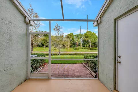 8126 San Carlos Cir #8126, Tamarac, FL 33321