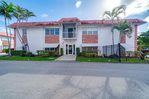 3550 NW 8th Ave #13, Pompano Beach, FL 33064