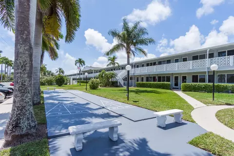 600 Layne Blvd #103, Hallandale Beach, FL 33009