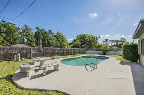 1105 N 31st Ct, Hollywood, FL 33021