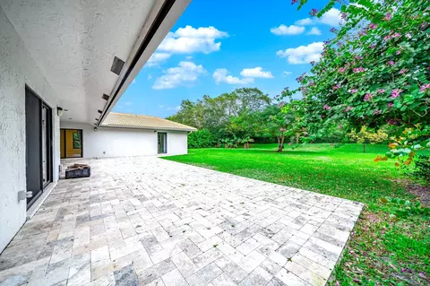 7100 Hialeah Ln, Parkland, FL 33067 photo 11