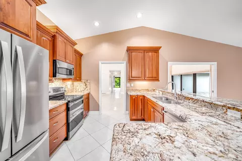 7100 Hialeah Ln, Parkland, FL 33067 photo 5