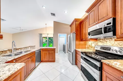 7100 Hialeah Ln, Parkland, FL 33067 photo 32