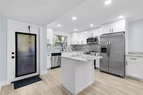 9561 Sunrise Lakes Blvd #107, Sunrise, FL 33322