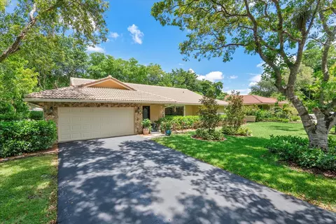8833 NW 47th Dr, Coral Springs, FL 33067
