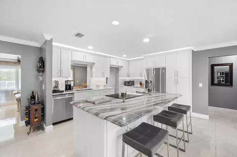 8981 NW 21st Ct, Coral Springs, FL 33071