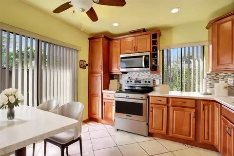 2244 Seagrape Cir, Coconut Creek, FL 33066