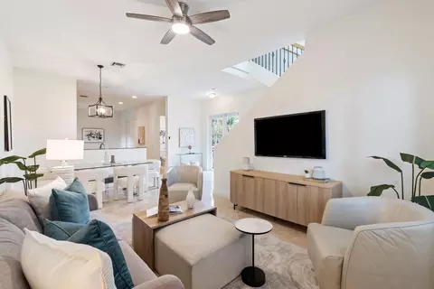 506 SE 7th St #306, Fort Lauderdale, FL 33301