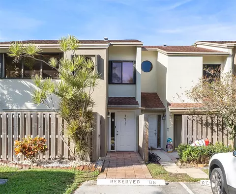 341 City View Dr #341, Fort Lauderdale, FL 33311