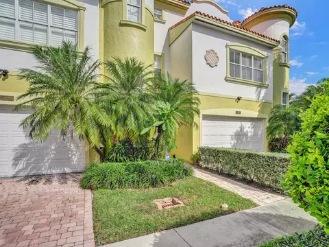 1415 NE 7th St #2, Fort Lauderdale, FL 33304