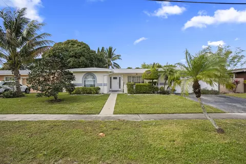2201 NW 33rd Ave, Lauderdale Lakes, FL 33311