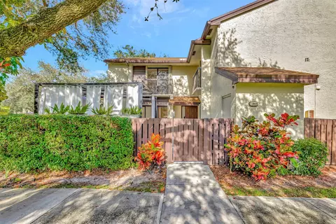 3611 S Cocoplum Cir #34106, Coconut Creek, FL 33063
