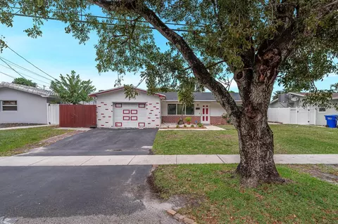 2717 Roosevelt St, Hollywood, FL 33020