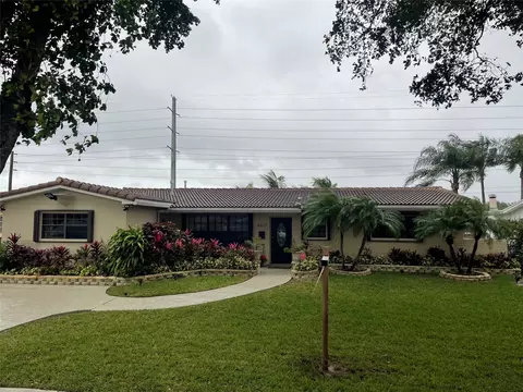 8621 NW 24th Ct, Pembroke Pines, FL 33024