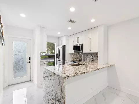 3084 S Oakland Forest Dr #1402, Oakland Park, FL 33309