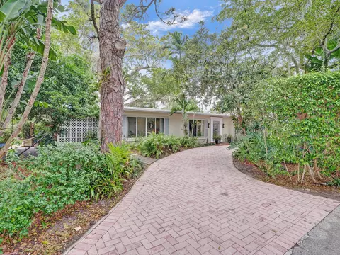 701 NE 21st Dr, Wilton Manors, FL 33305