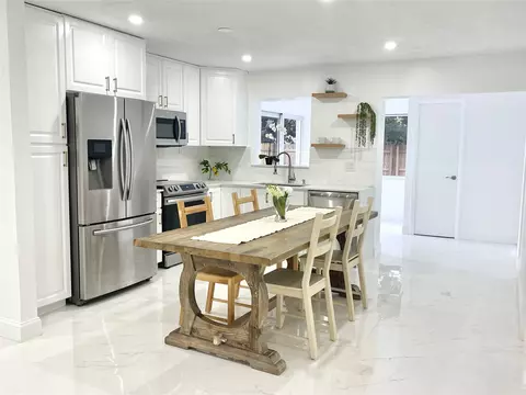 6250 SW 8th St, North Lauderdale, FL 33068