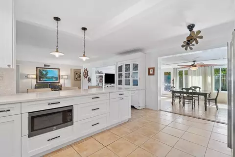 2160 NE 28th St, Lighthouse Point, FL 33064 photo 18