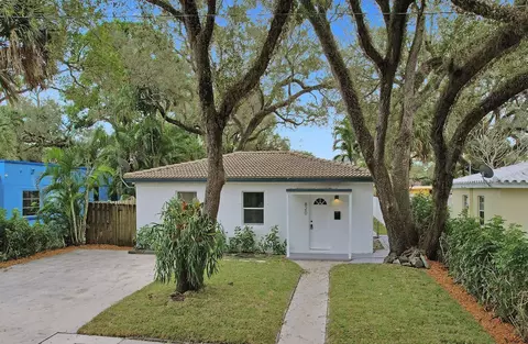 820 SW 16th Ct, Fort Lauderdale, FL 33316