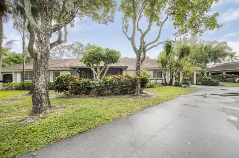 2722 N Palm Aire Dr #2722, Pompano Beach, FL 33069