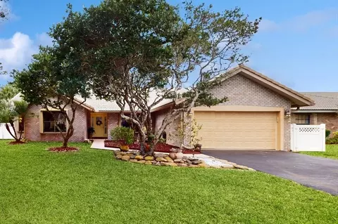 4924 NW 85th Rd, Coral Springs, FL 33067