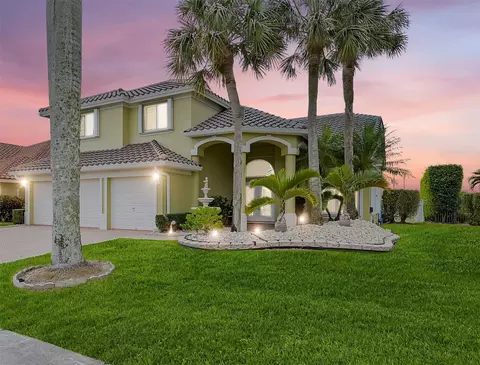 19640 E Dinner Key Dr, Boca Raton, FL 33498