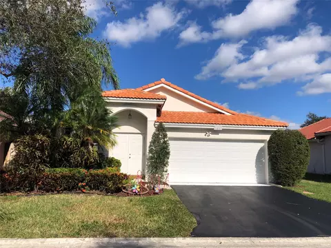 7847 NW 33rd St, Margate, FL 33063