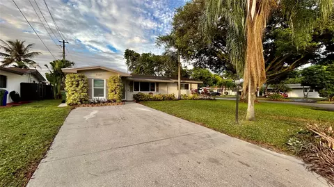 8101 NW 16th St, Pembroke Pines, FL 33024
