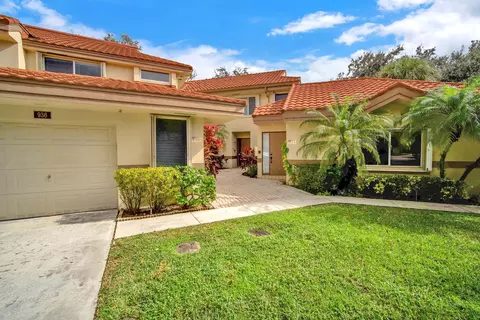 930 NW 92nd Ter #D, Plantation, FL 33324