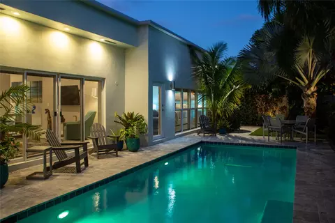 1830 NE 42nd St, Oakland Park, FL 33308