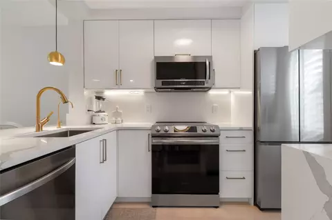 2236 N Cypress Bend Dr #204, Pompano Beach, FL 33069