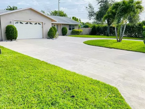 3019 Seagrape Rd, Atlantis, FL 33462