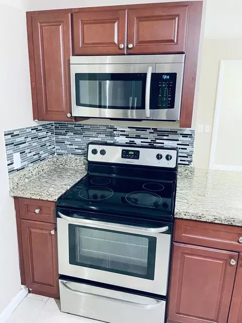 3019 Seagrape Rd, Atlantis, FL 33462 photo 4