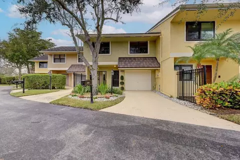 5646 Santiago Cir, Boca Raton, FL 33433