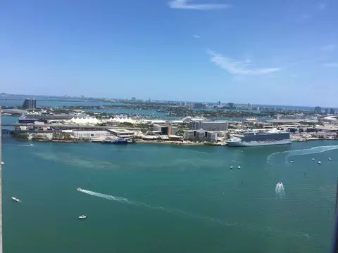 335 S Biscayne Blvd #4004, Miami, FL 33131