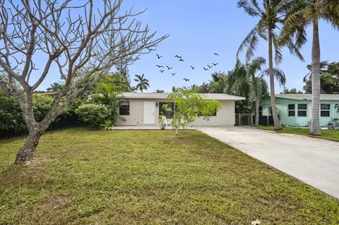 1544 NE 30th St, Pompano Beach, FL 33064