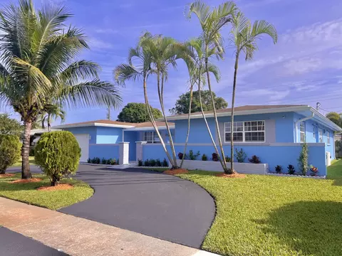 701 SW 71st Ter, Pembroke Pines, FL 33023