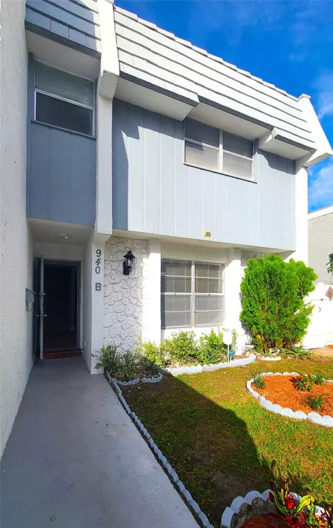 940 SW 80th Ave #B, North Lauderdale, FL 33068