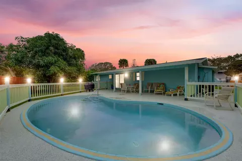 4645 NE Dudley Cir, Jensen Beach, FL 34957