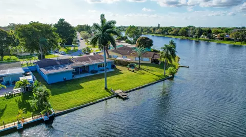 2141 NW 104th Ave, Pembroke Pines, FL 33026