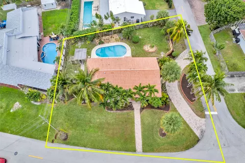 1800 Coral Gardens Dr, Wilton Manors, FL 33306