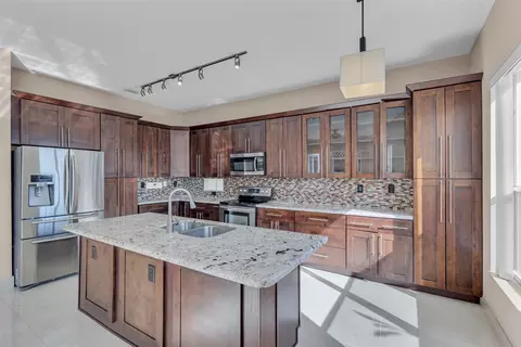 1050 Corkwood St, Hollywood, FL 33019