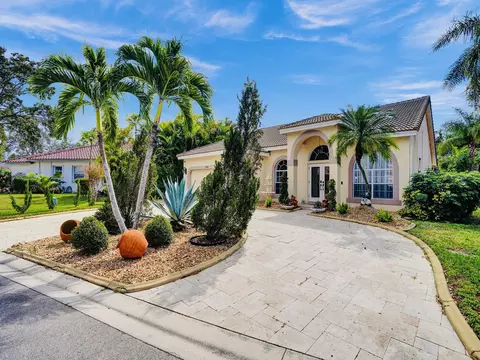 5884 NW 74th St, Parkland, FL 33067