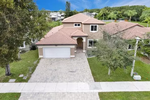 5511 NW 51st Ave, Coconut Creek, FL 33073