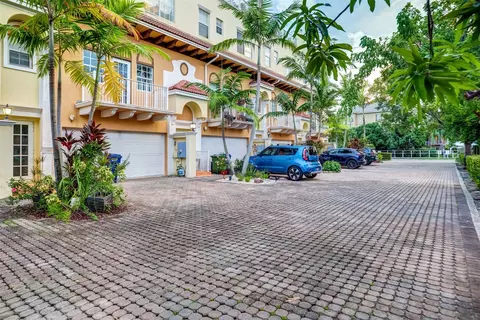 2706 NE 8th Ave #2706, Wilton Manors, FL 33334