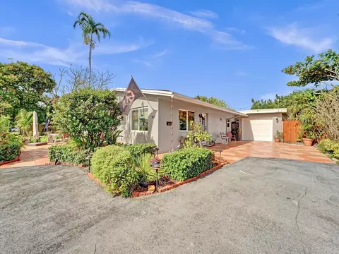 381 NE 42nd St, Oakland Park, FL 33334